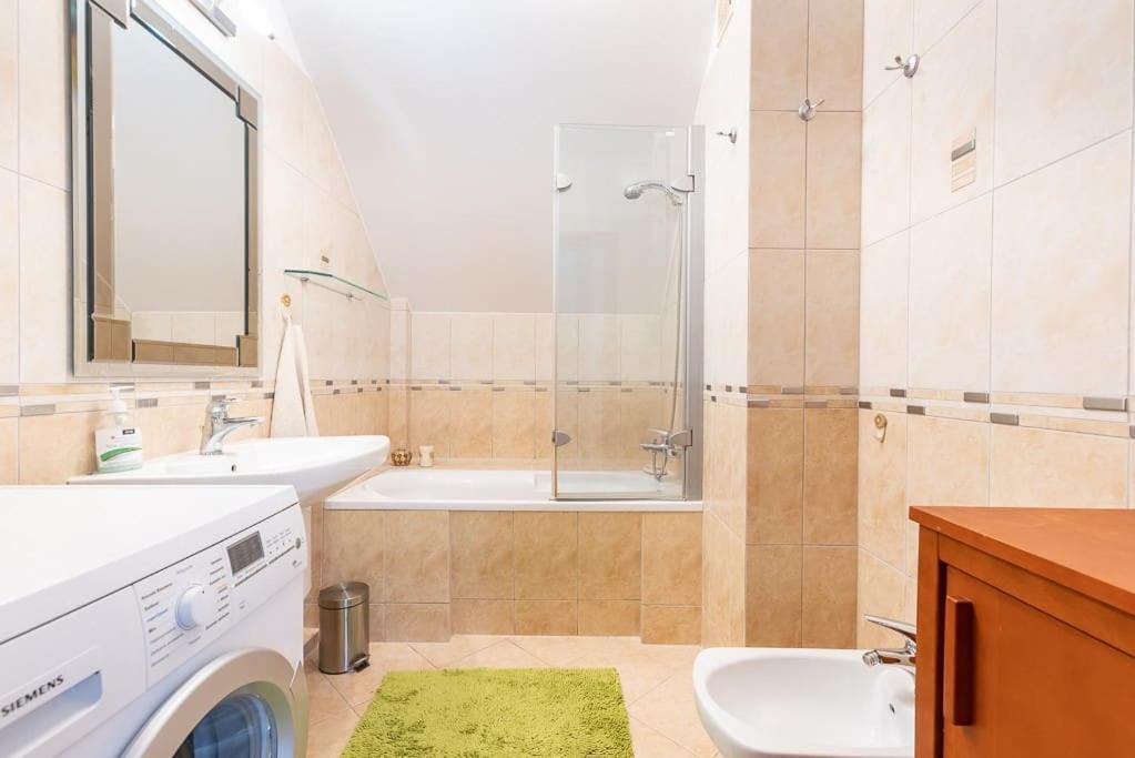 Apartment In The Heart Of Gdańsk Eksteriør billede